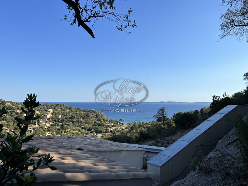 VENDU - PROPRIÉTÉ DE LUXE AVEC PISCINE - RAYOL CANADEL