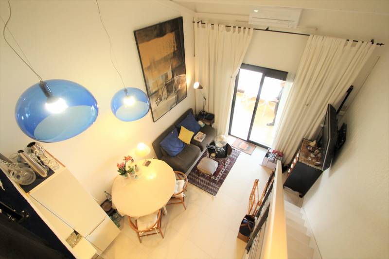 SOUS OFFRE - APPARTEMENT VUE MER ENTIÈREMENT REFAIT T2 LE RAYOL-CANADEL