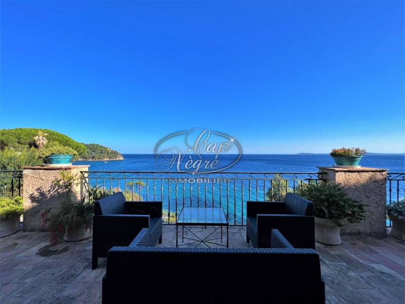 Propriété pieds dans l'eau à vendre au Rayol-Canadel