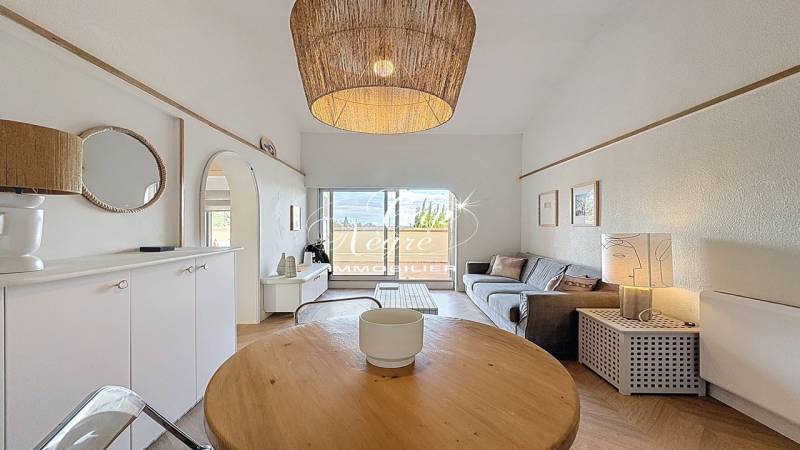 LOCATION SAISONNIERE - APPARTEMENT T3 AVEC TERRASSE VUE MER RESIDENCE AVEC PISCINE 