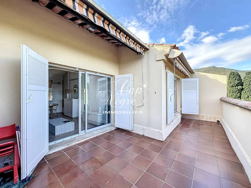 LOCATION SAISONNIERE - APPARTEMENT T3 AVEC TERRASSE VUE MER RESIDENCE AVEC PISCINE