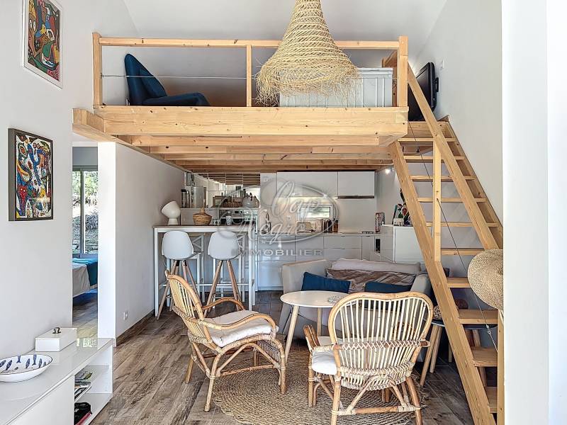 SOUS OFFRE Mazet 2 chambres + mezzanine Pramousquier ACCES DIRECT PLAGE