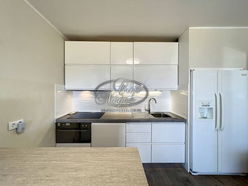 VENDU - EXCLUSIVITE PRAMOUSQUIER - MAZET AVEC JARDIN VUE MER - PLAGE A PIED