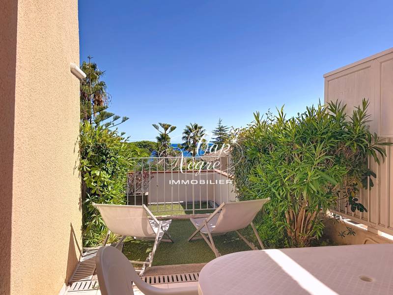 Appartement T2 vue mer à vendre dans le Var au Lavandou à Pramousquier