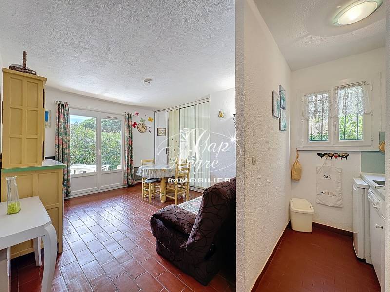 APPARTEMENT AVEC JARDIN ET PISCINE À VENDRE À PRAMOUSQUIER