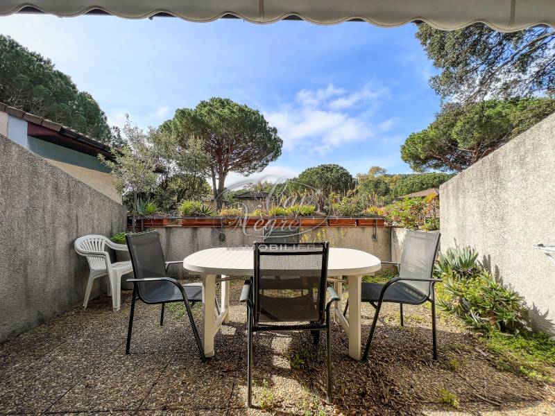 VENDU - LES TERRASSES DE CAVALIÈRE - APPARTEMENT EN DUPLEX PROCHE PLAGE