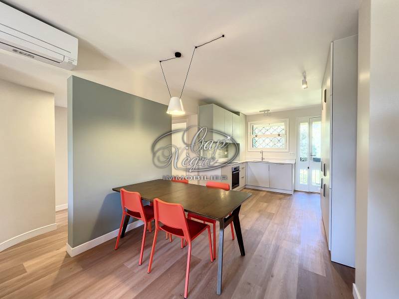 VENDU PAR CAP NÈGRE - APPARTEMENT ENTIÈREMENT REFAIT DANS PETITE RÉSIDENCE - CAVALIÈRE PLAGE
