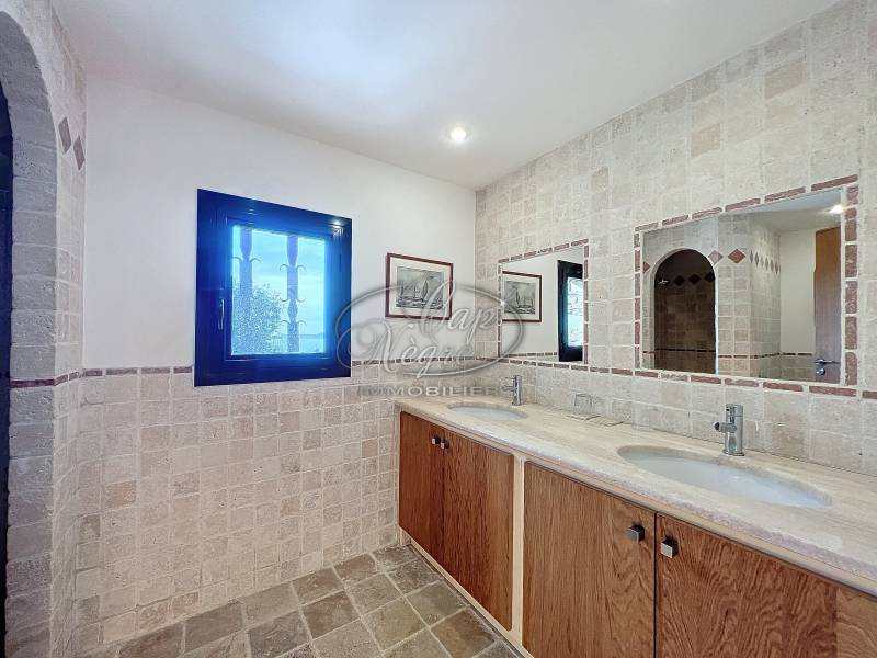 SOUS OFFRE - LE RAYOL CANADEL - VILLA DE STANDING CLÉ EN MAIN