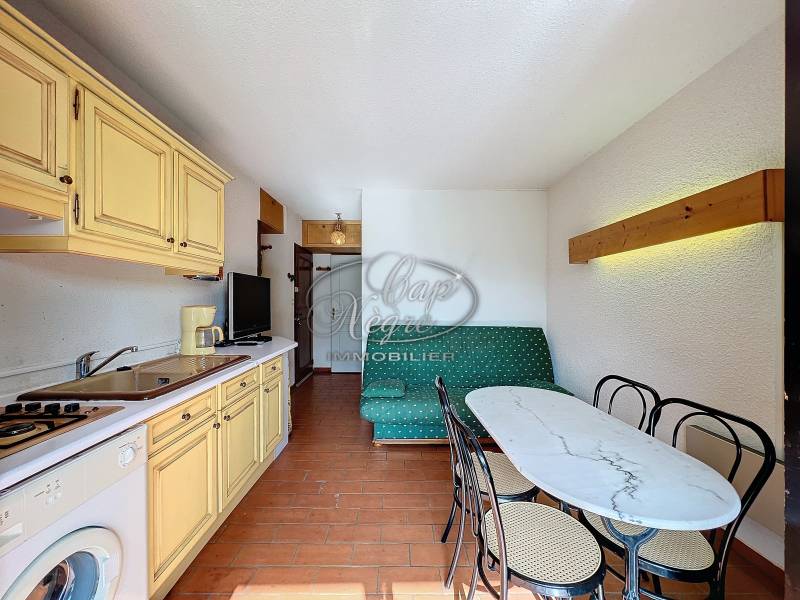 VENDU PAR CAP NÈGRE - APPARTEMENT T2 AVEC JARDIN - PRAMOUSQUIER