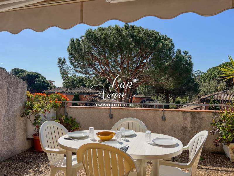 APPARTEMENT AVEC TERRASSE À VENDRE - CAVALIERE LE LAVANDOU