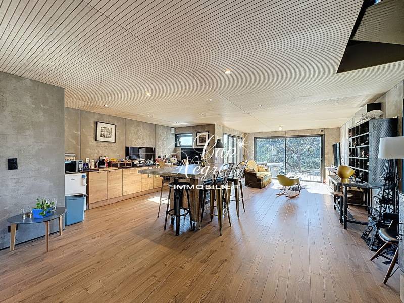 MAISON CONTEMPORAINE AVEC PISCINE ET GARAGE À VENDRE AU LAVANDOU
