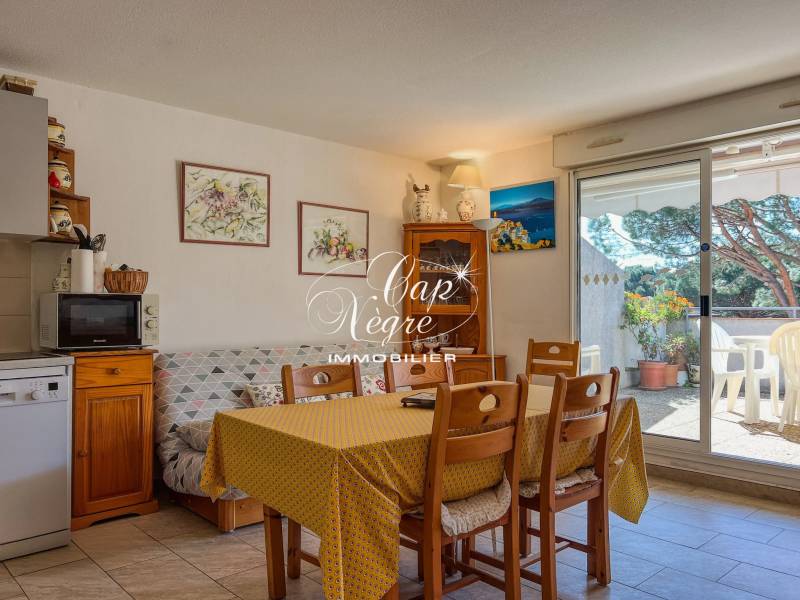 APPARTEMENT AVEC TERRASSE À VENDRE - CAVALIERE LE LAVANDOU