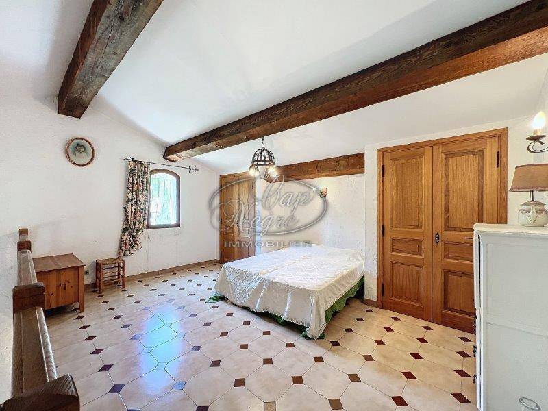 PROPRIETE A VENDRE A AIGUEBELLE LE LAVANDOU TRES PROCHE PLAGE