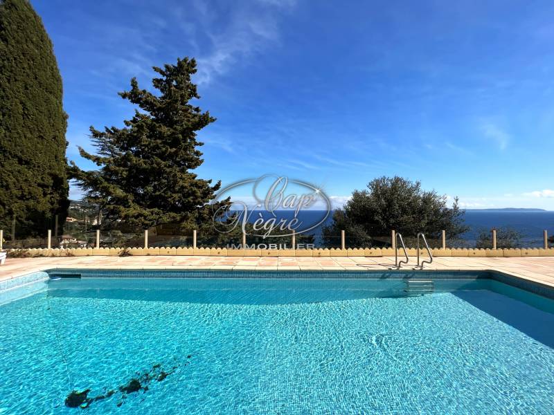 PRORPIETE VUE EPOUSTOUFLANTE ENTRE SAINT CLAIR ET LA FOSSETTE VUE MER INCROYABLE