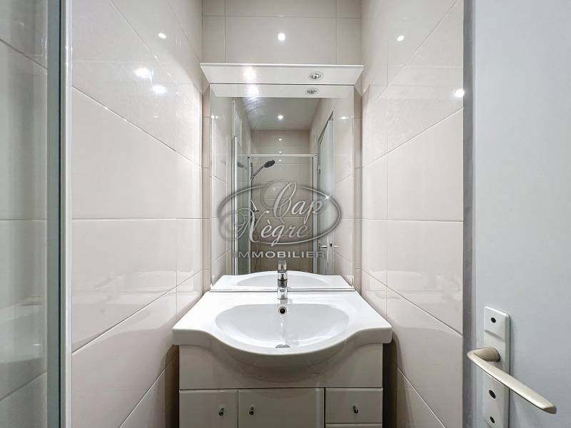 LOCATION SAISONNIÈRE - APPARTEMENT CLIMATISÉ POUR 4 PERSONNES PROCHE MER À PRAMOUSQUIER