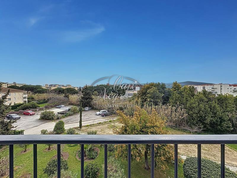 À VENDRE CLÉ EN MAIN – APPARTEMENT 3 PIECES AVEC TERRASSE ET CAVE – LE LAVANDOU