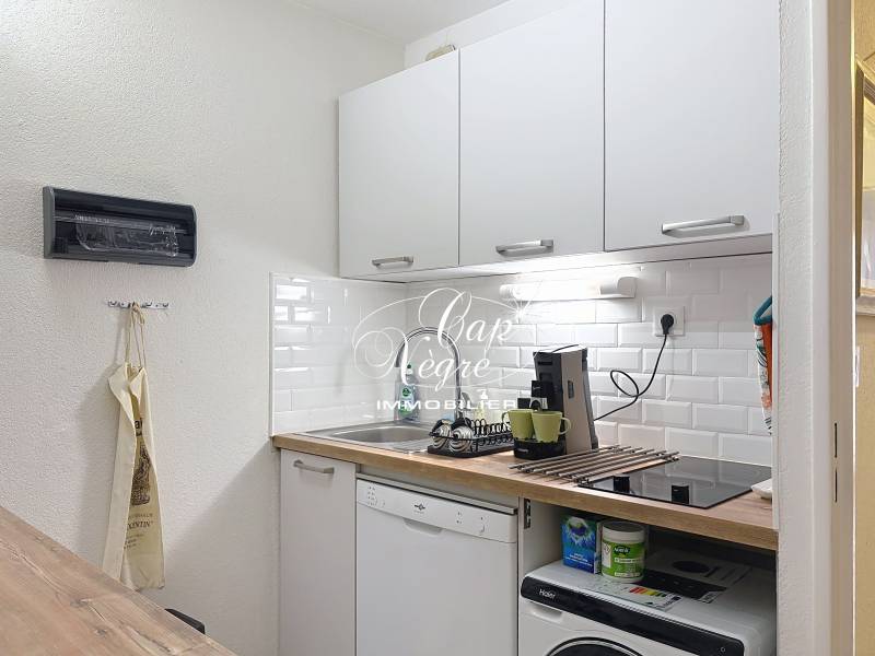 LOCATION SAISONNIÈRE - APPARTEMENT CLIMATISÉ POUR 4 PERSONNES À 150M DE LA PLAGE DE CAVALIÈRE