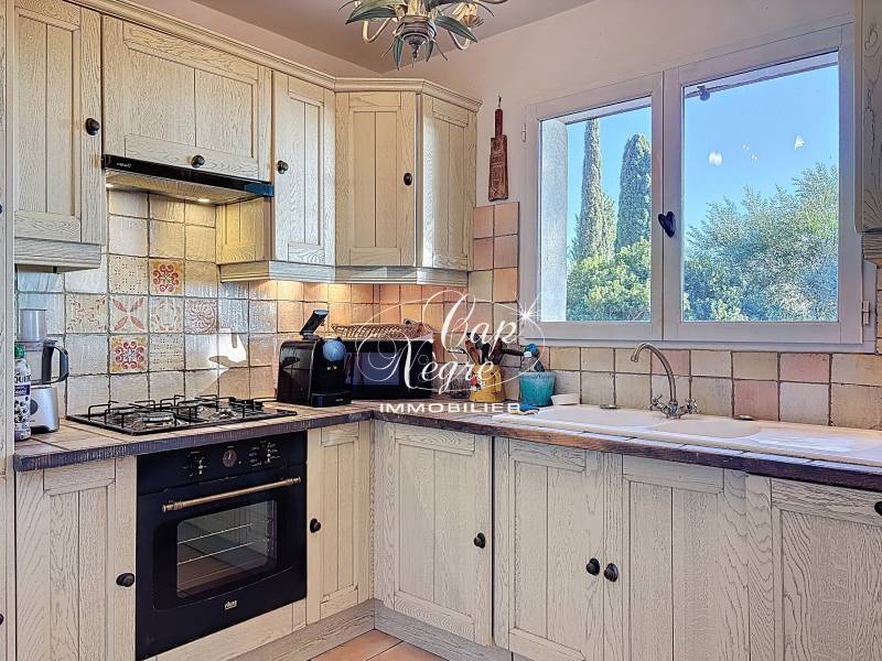 Élégante maison méditerranéenne avec vue mer