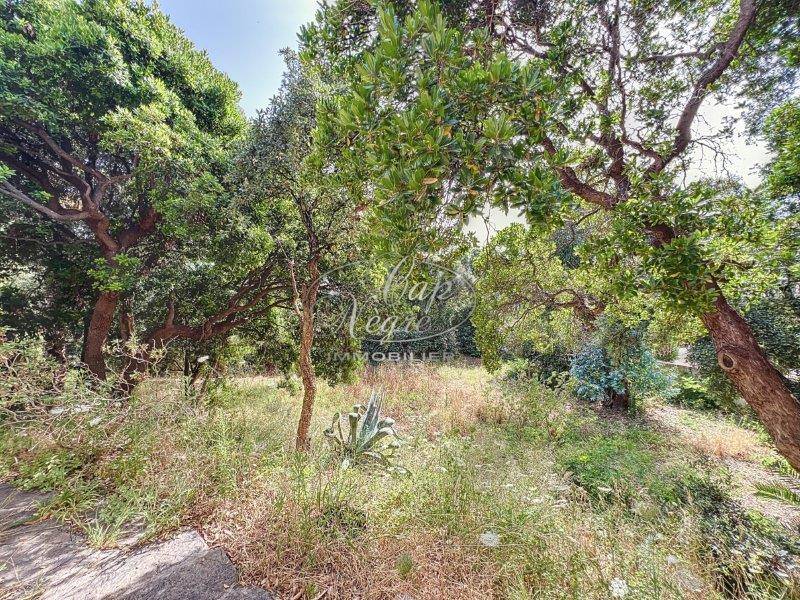 LE RAYOL-CANADEL MAISON A RENOVER