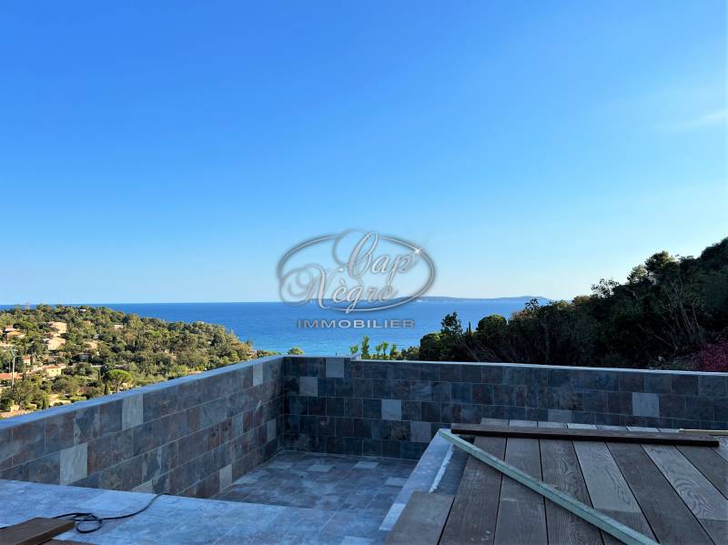 VENDU - PROPRIÉTÉ DE LUXE AVEC PISCINE - RAYOL CANADEL