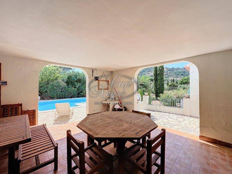 PROPRIETE A VENDRE A AIGUEBELLE LE LAVANDOU TRES PROCHE PLAGE