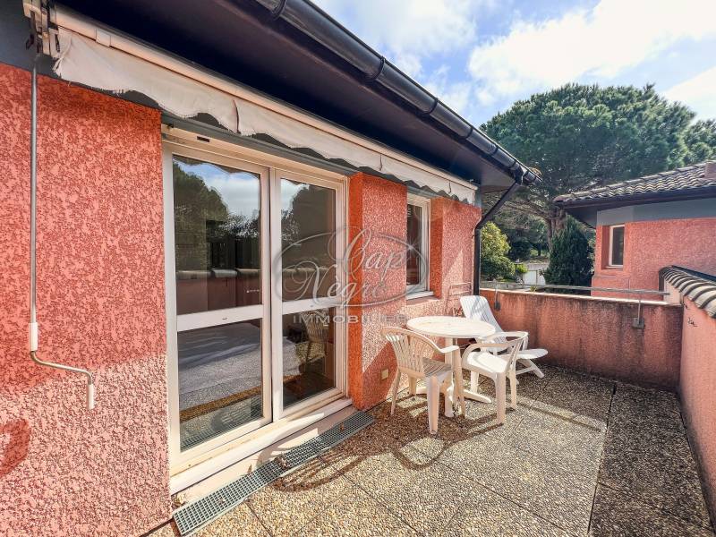 VENDU - LES TERRASSES DE CAVALIÈRE - APPARTEMENT EN DUPLEX PROCHE PLAGE