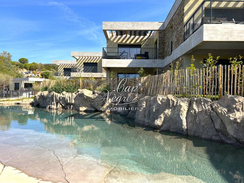 EXCLUSIVITÉ - DOMAINE NATUREL D'EXCEPTION VUE MER - APPARTEMENT DE PLAIN-PIED