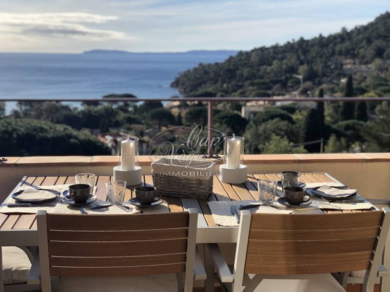 Appartement en duplex avec studio à vendre à Pramousquier