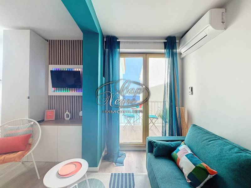 STUDIO POUR 2 PERSONNES VUE MER RÉSIDENCE PIEDS DANS L'EAU À CAVALIÈRE