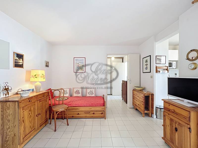 À VENDRE – APPARTEMENT T2 À 200M DE LA PLAGE DE CAVALIERE AU LAVANDOU