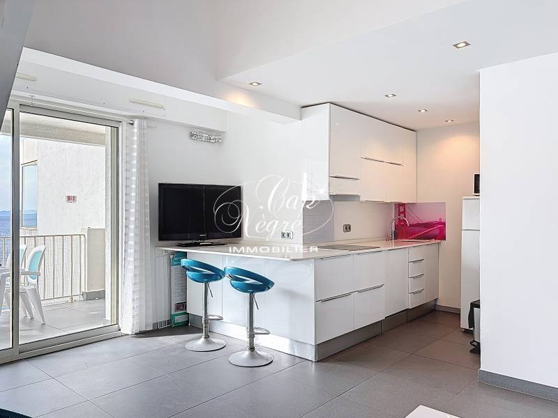 Appartement vue mer à vendre au Lavandou Cavalière