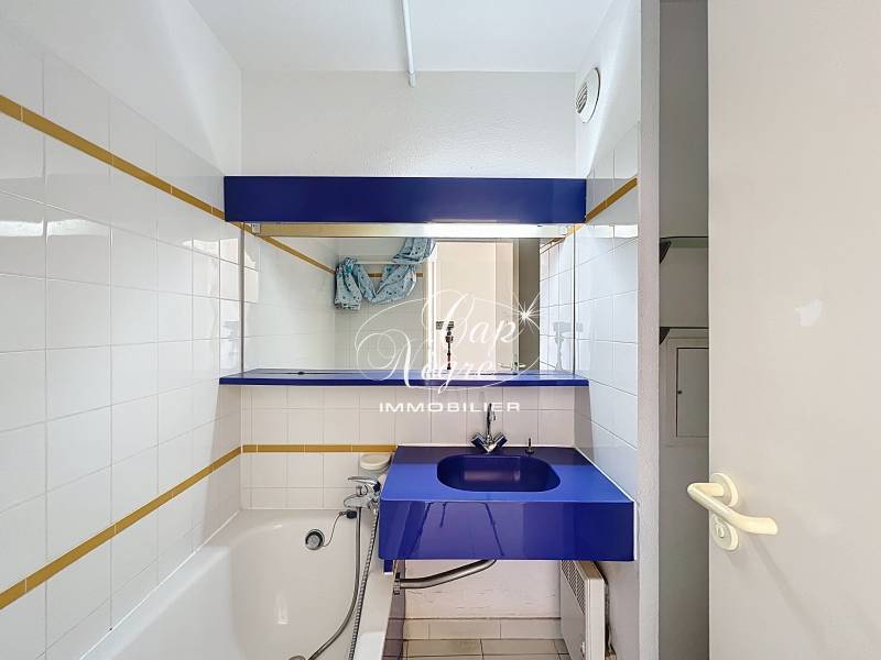 LOCATION SAISONNIÈRE - STUDIO CABINE 2* RENOVE A 50M DE LA PLAGE DE PRAMOUSQUIER