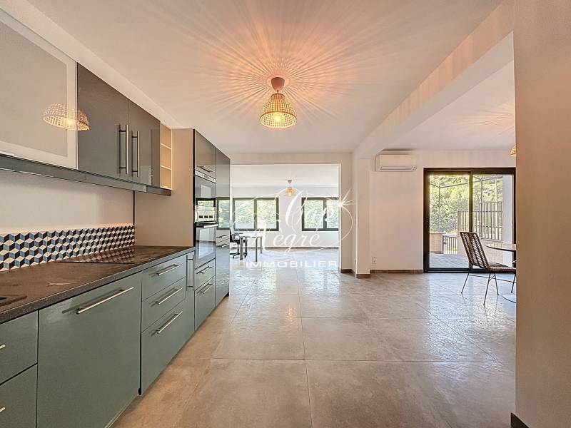 Recherche appartement à vendre proche de la plage La Fossette Le Lavandou