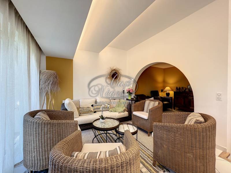 Location pour les vacances d'une maison avec piscine et terrasse vue mer pour 6 personnes au Lavandou à Cavalière - Cap Nègre Immobilier