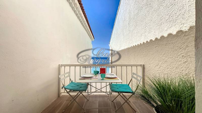 STUDIO POUR 2 PERSONNES VUE MER RÉSIDENCE PIEDS DANS L'EAU À CAVALIÈRE