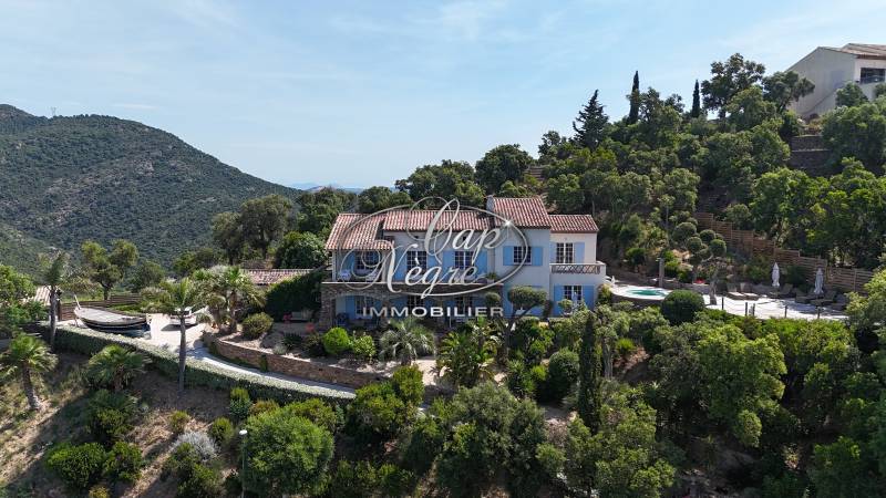 PROPRIÉTÉ D'EXCEPTION AU RAYOL CANADEL