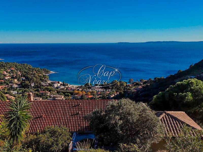 VILLA DE 163M² VUE MER À VENDRE À AIGUEBELLE