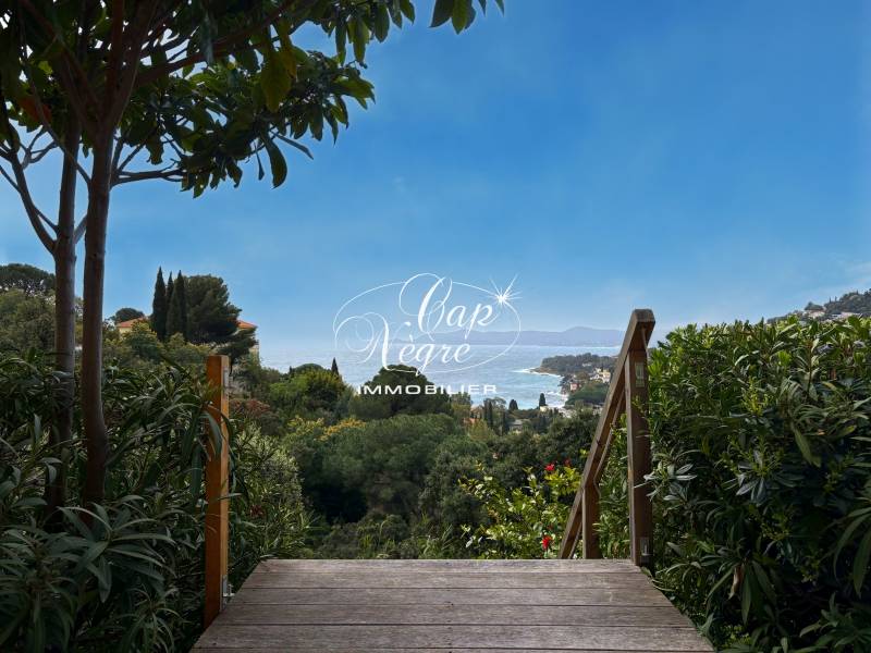 VENDU PAR CAP NEGRE IMMOBILIER APPARTEMENT JARDIN VUE MER À VENDRE AIGUEBELLE LE LAVANDOU