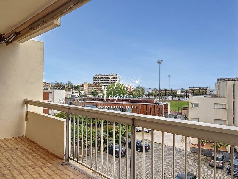 Appartement à vendre centre du Lavandou avec garage