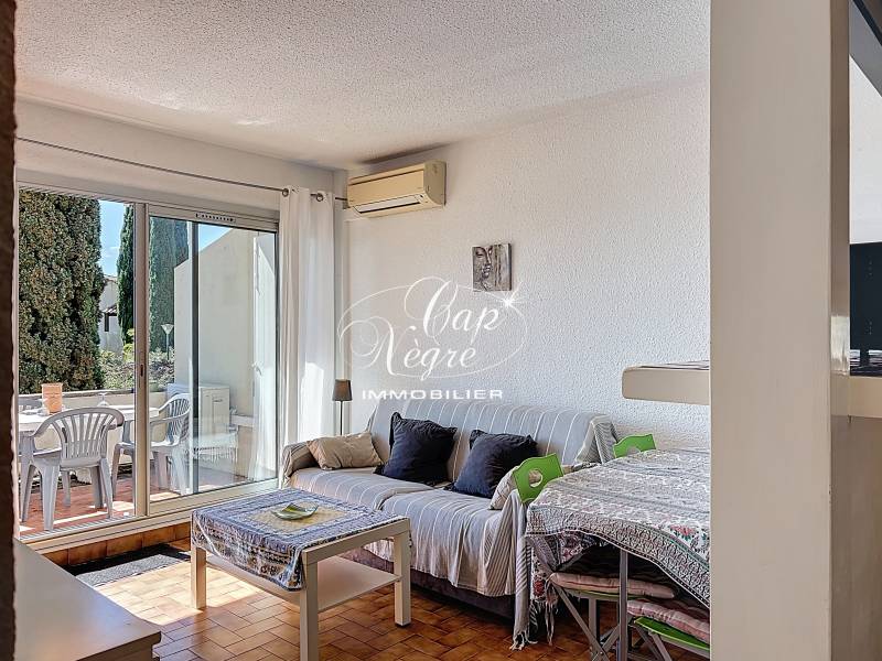 APPARTEMENT POUR 4 PERSONNES VUE MER RESIDENCE AVEC PISCINE A PRAMOUSQUIER