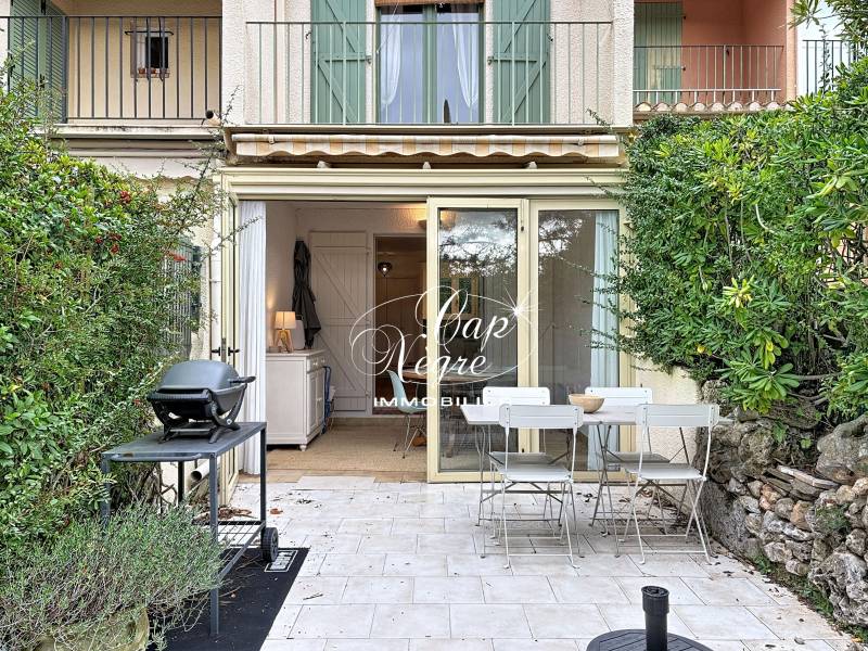 Mazet avec extérieur proche plage Pramousquier