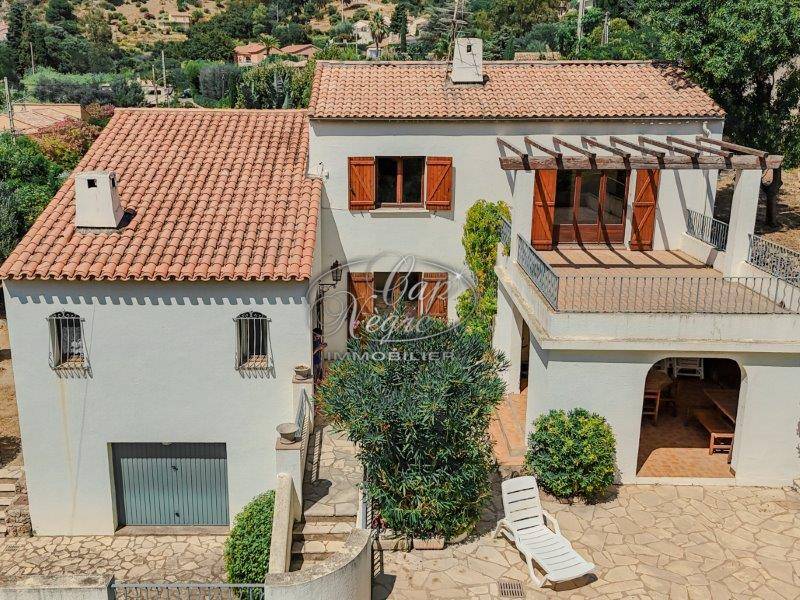 PROPRIETE A VENDRE A AIGUEBELLE LE LAVANDOU TRES PROCHE PLAGE