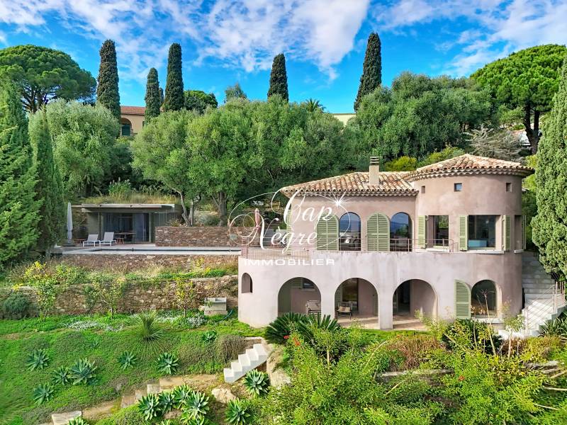 Maison à vendre avec piscine vue mer et dépendance Bormes-les-Mimosas