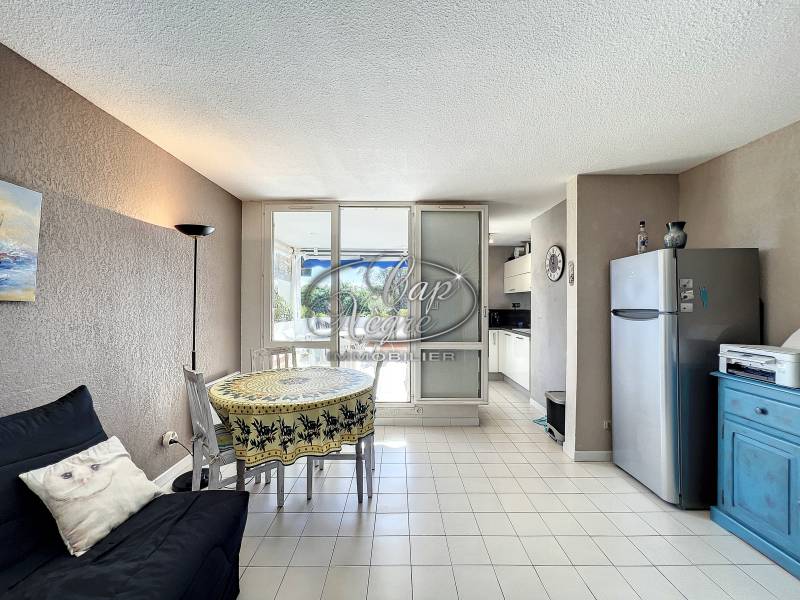 appartement vue dégagée sur les collines dans une résidence proche mer et commodités avec possibilité de garage en sus