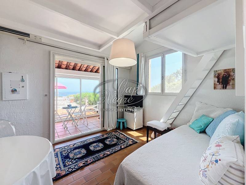 MAZET VUE SUR LA MER À VENDRE AU LAVANDOU À SAINT-CLAIR - EXCLUSIVITÉ