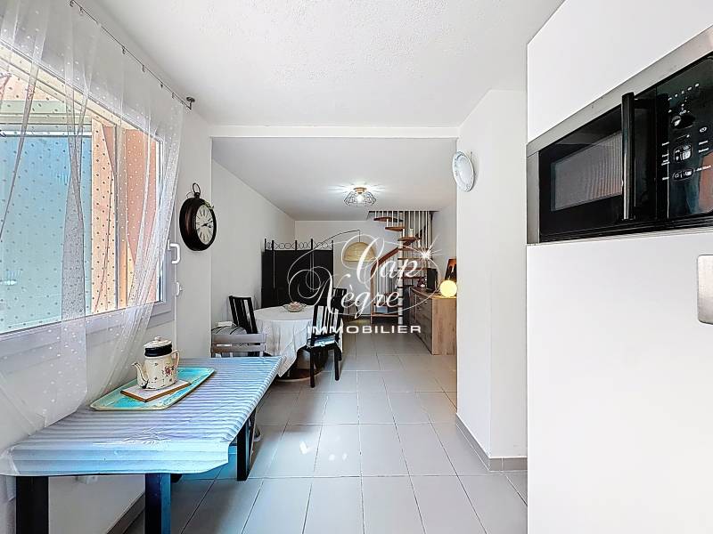 Entrée de la maison à Saint-Clair avec terrasse extérieure