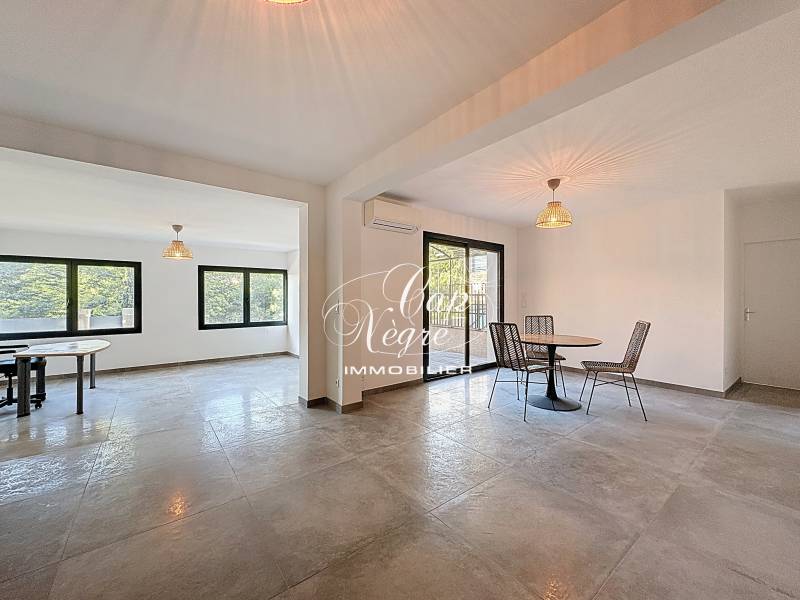 Appartement à vendre proche de la plage de La Fossette Le Lavandou