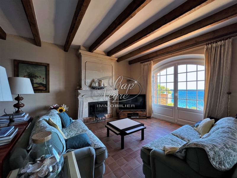 SOUS OFFRE - LE RAYOL CANADEL - SOMPTUEUSE PROPRIÉTÉ PIEDS DANS L'EAU