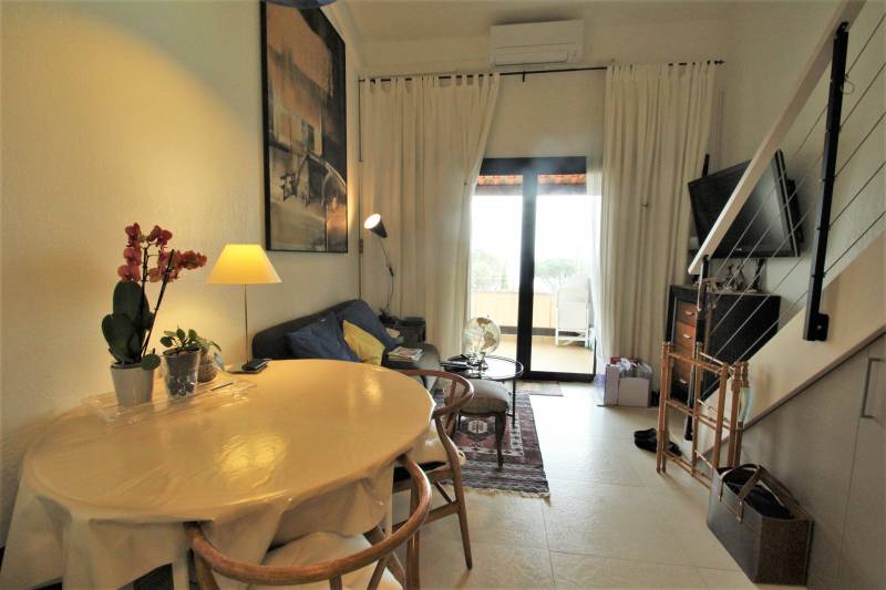 SOUS OFFRE - APPARTEMENT VUE MER ENTIÈREMENT REFAIT T2 LE RAYOL-CANADEL