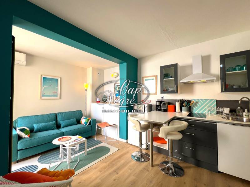 STUDIO POUR 2 PERSONNES VUE MER RÉSIDENCE PIEDS DANS L'EAU À CAVALIÈRE